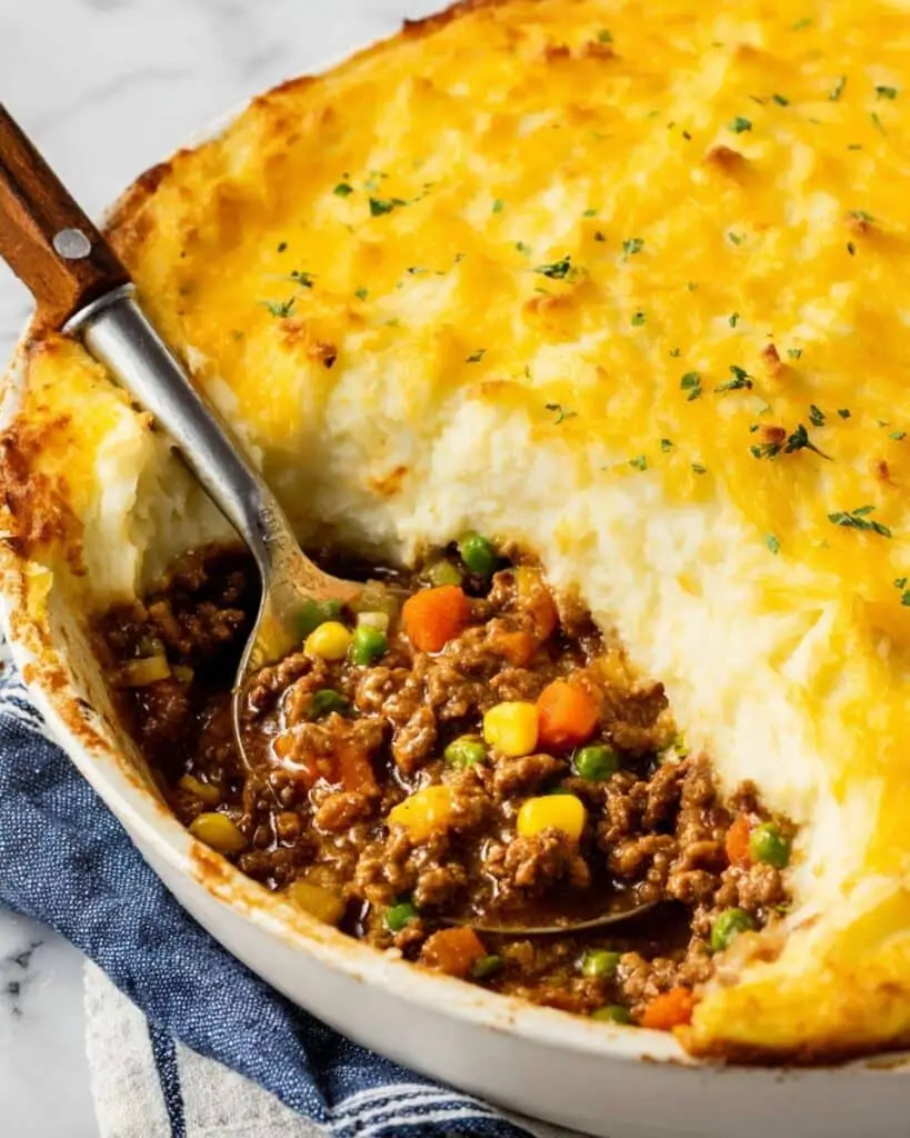 Classic Shepherd’s Pie with Mashed Potatoes and Beef Filling Recipe