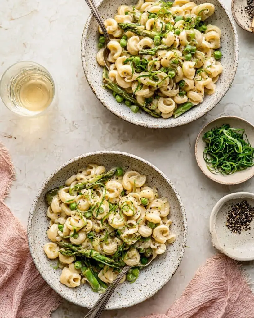 Cheese Pasta with Asparagus and Peas Recipe