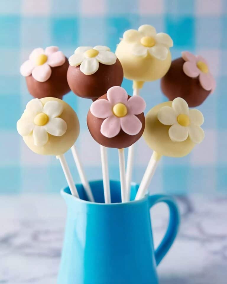 Flower Cake Pops with Edible Daisy Decorations Recipe